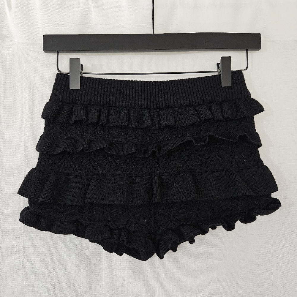 Edikted 2-Piece Delana Long Sleeve Top & Lindsay Ruffle Knit Shorts in Black - Picture 9 of 11